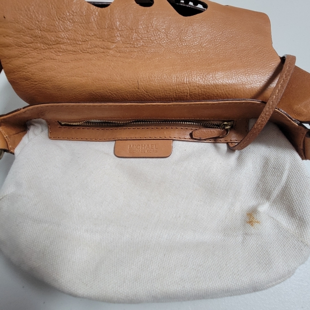 Michael Kors Vintage Studded Small Cognac Leather Saddle Shoulder Bag. - Picture 13 of 16